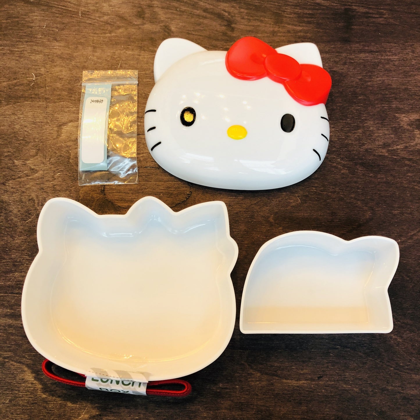 SKATER x Hello Kitty Diecut Lunch Box 300ml LBD2