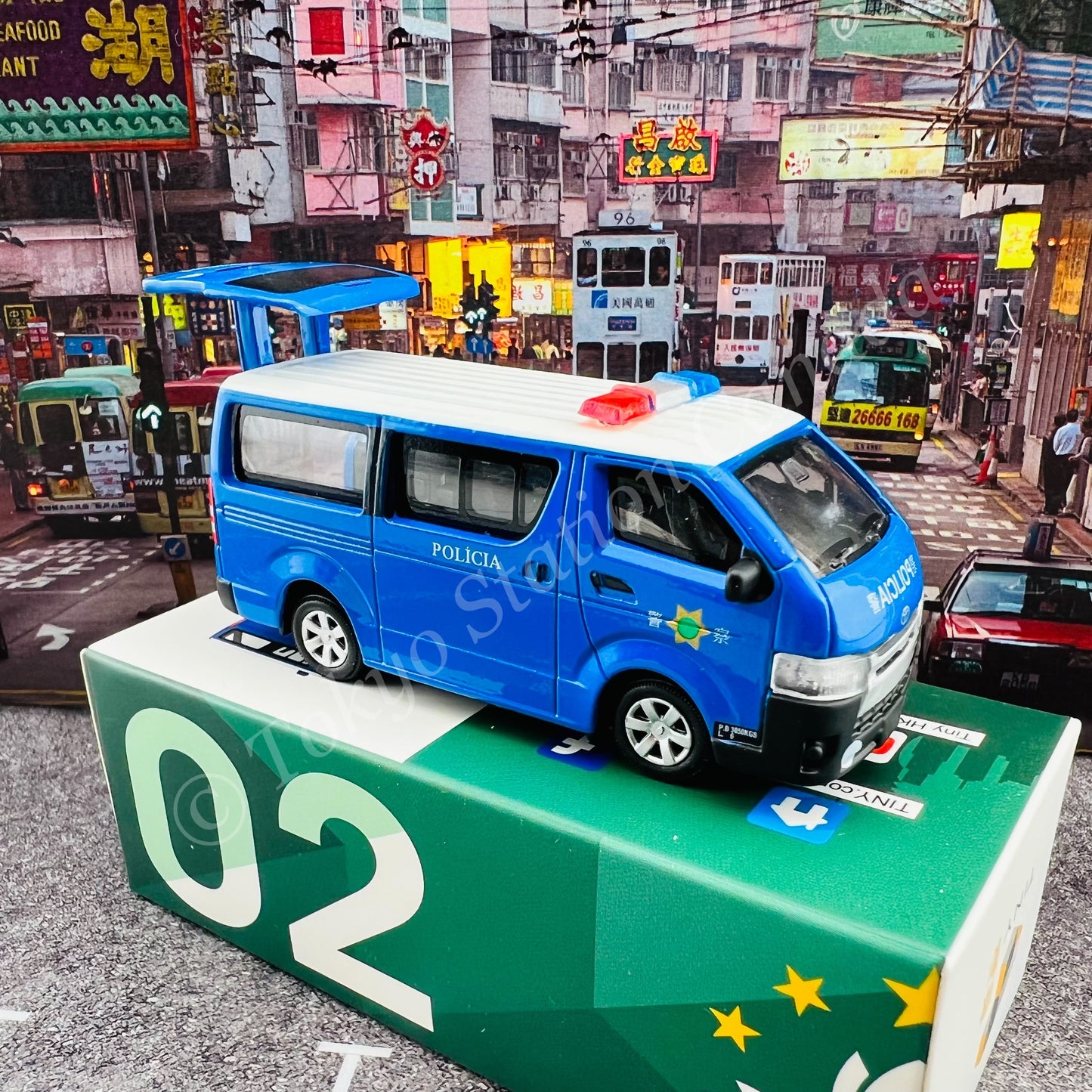 TINY 微影 MC02 Toyota Hiace Macau Police Vehicle ATC64429