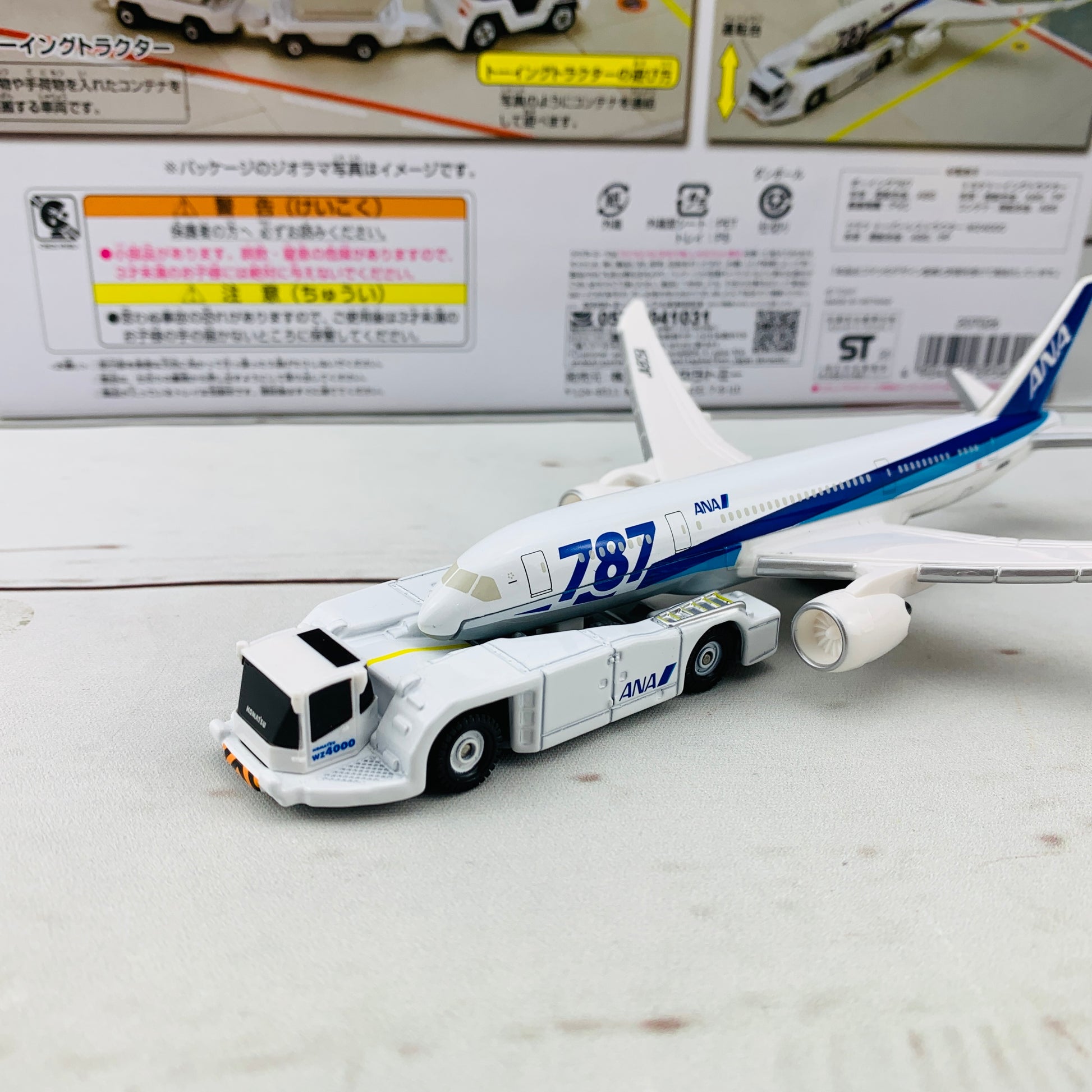 TOMICA ANA 787 Airport Set