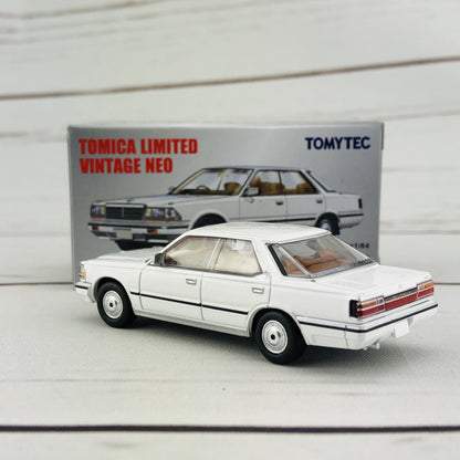 Tomica Limited Vintage 1/64 Nissan Gloria HT V20 Grandage White (1986) LV-N198a