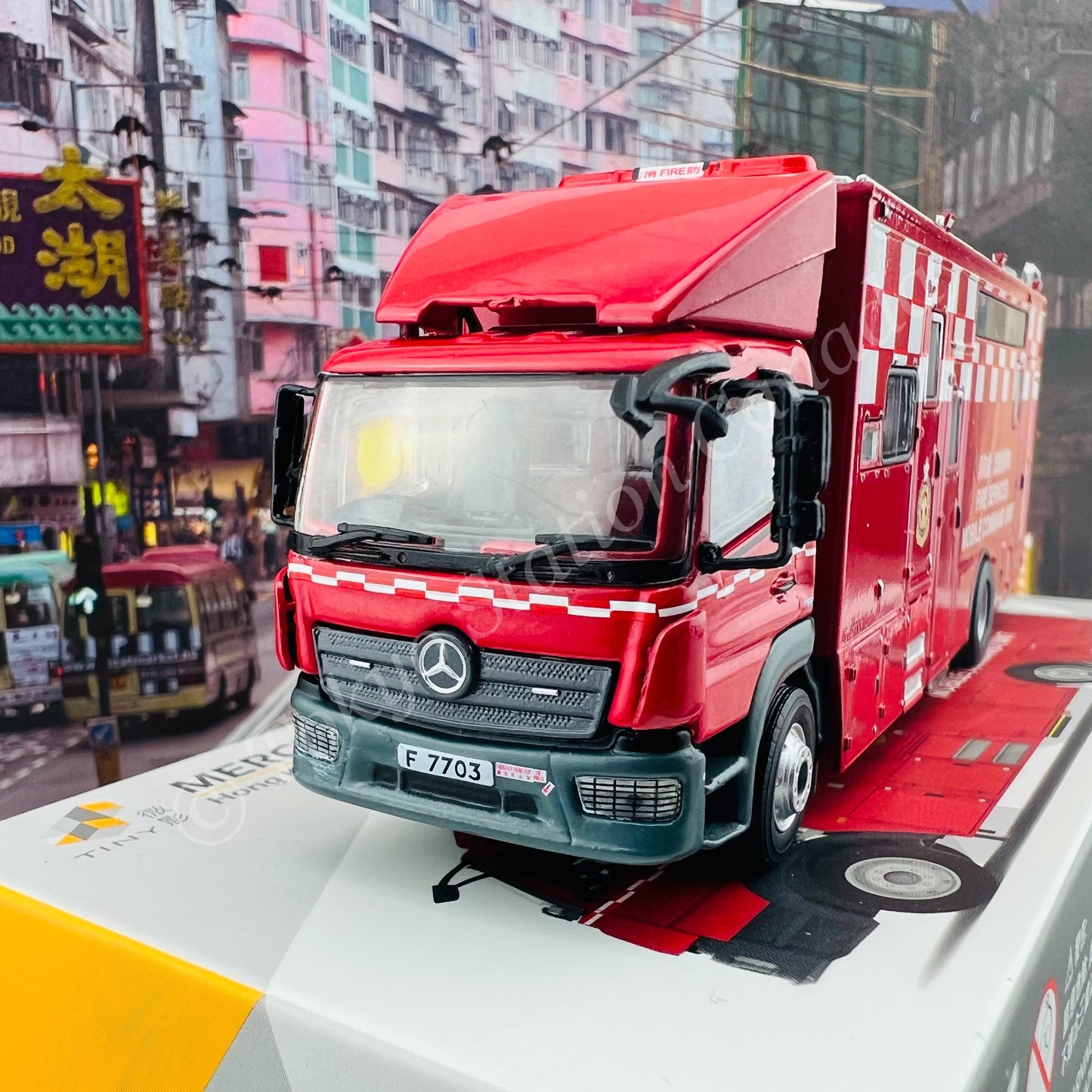 TINY 微影 186 Mercedes-Benz Atego Fire Services (Mobile Command Unit) (F7703)