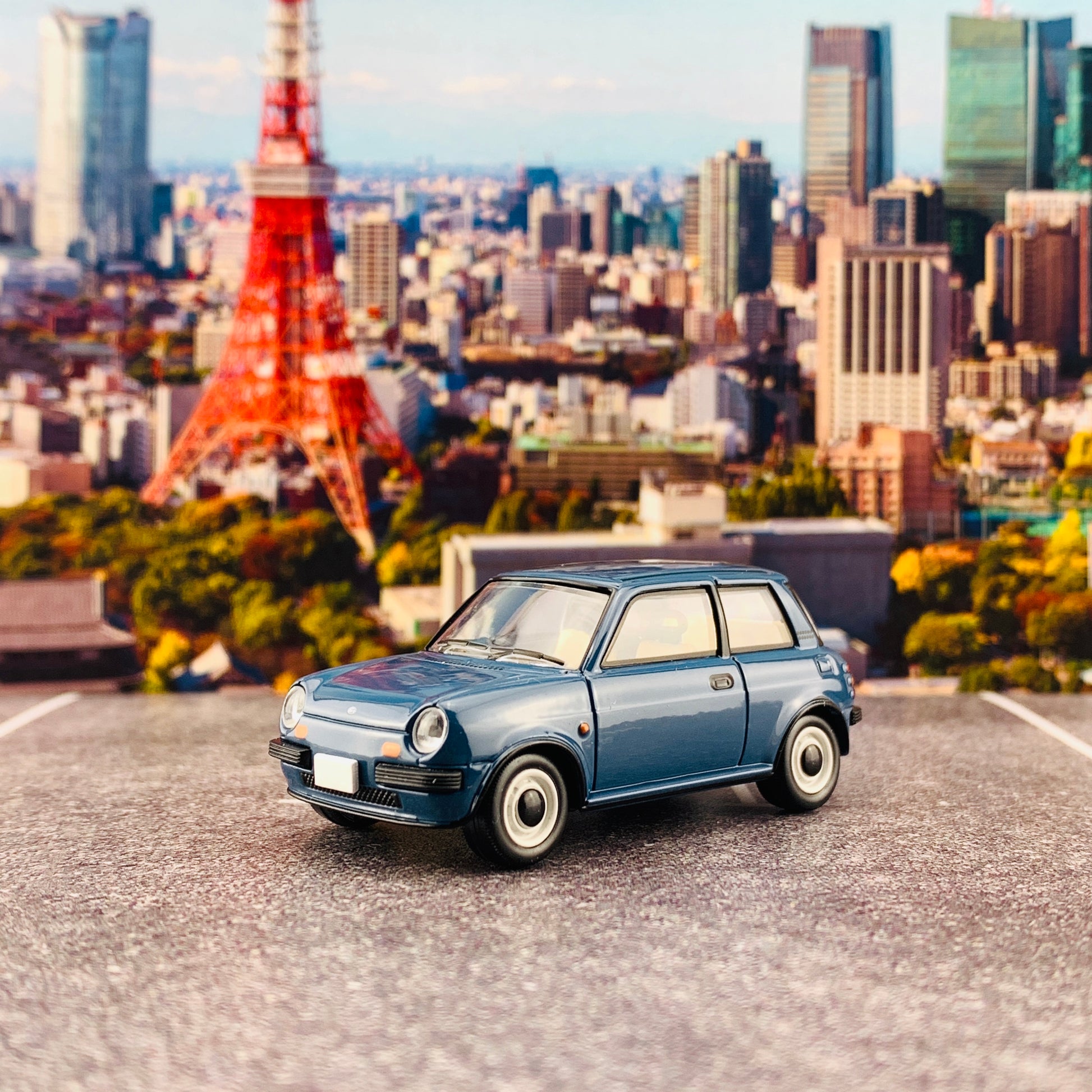 Tomica Limited Vintage Neo 1/64 Nissan Be-1 LV-N39c