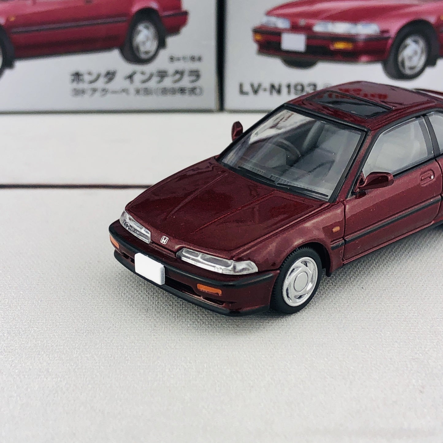 Tomytec Tomica Limited Vintage Neo 1/64 LV-N193a Honda Integra 3 Door Coupe XSi Red (1989)