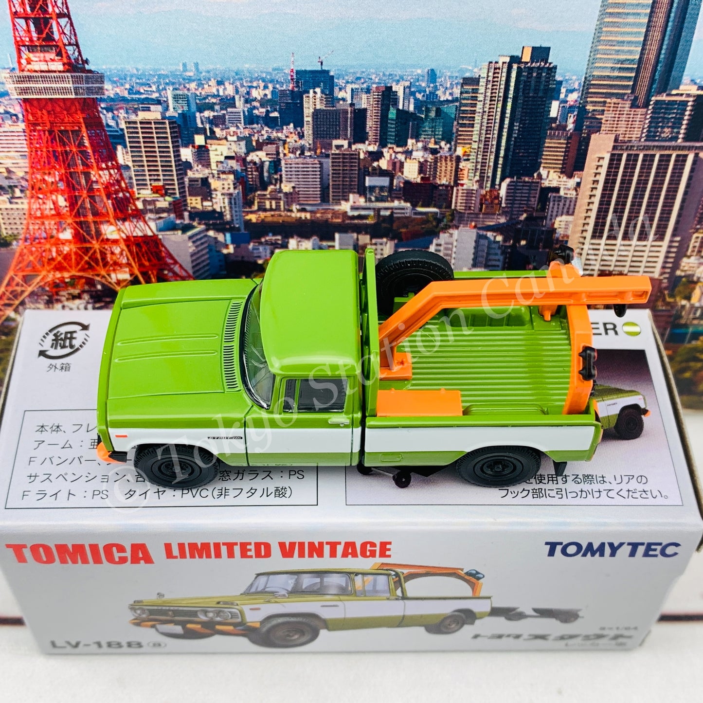 Tomytec Tomica Limited Vintage 1/64 Toyota Stout Wrecker (Green) LV-188a