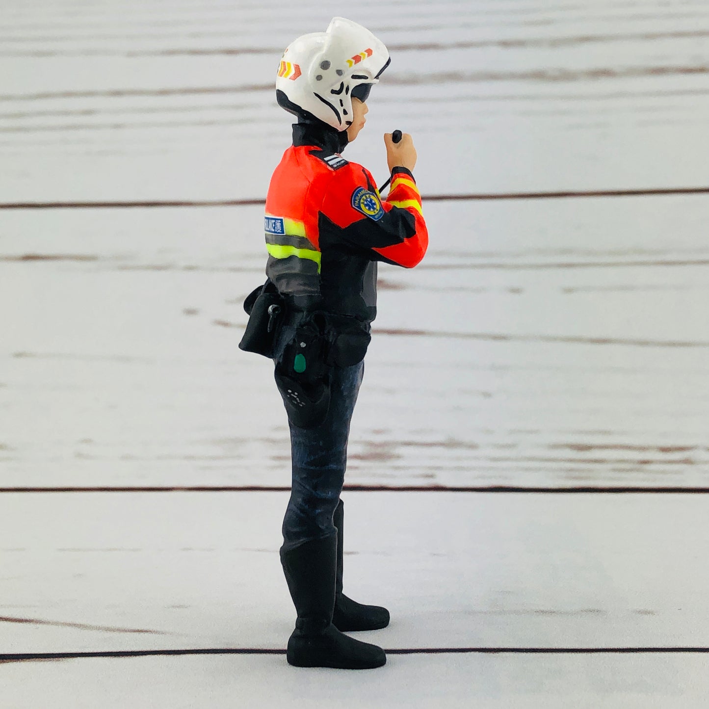 Tiny 1/18 Figure 19 Ambulanceman (EMAMC)