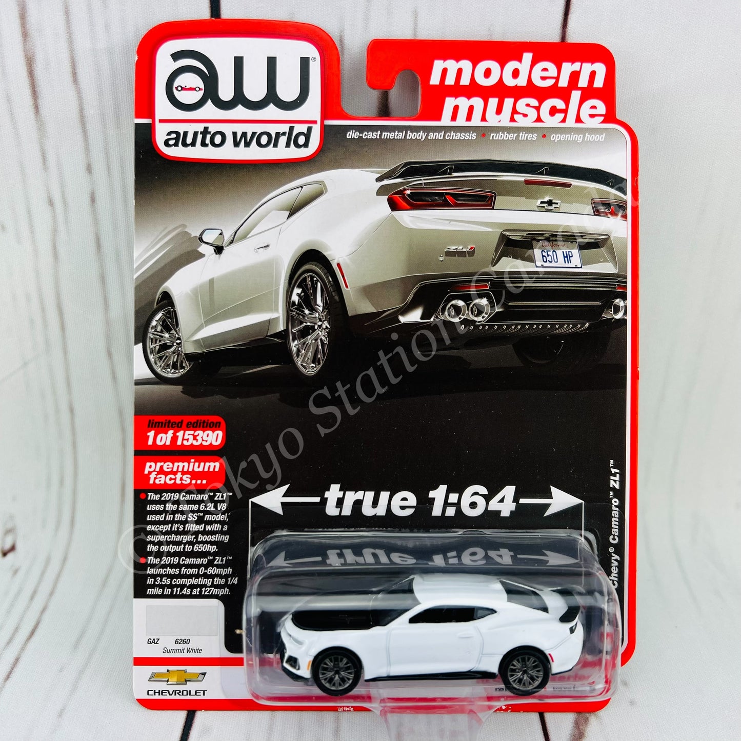 AUTO WORLD 1/64 2019 Chevy Camaro ZL1 Summit White 849398049365
