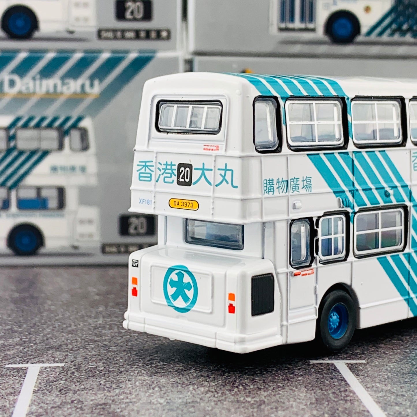 Tiny CMB Fleetline DMS Daimaru Plus "Searching For Views in Hong Kong" 港漫境搜套裝 Ver.2 (香港大丸DMS巴士 + 漫畫 II)
