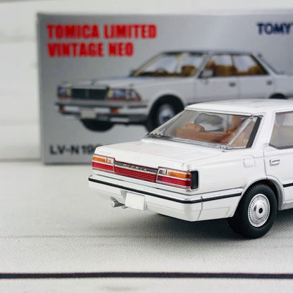 Tomica Limited Vintage 1/64 Nissan Gloria HT V20 Grandage White (1986) LV-N198a