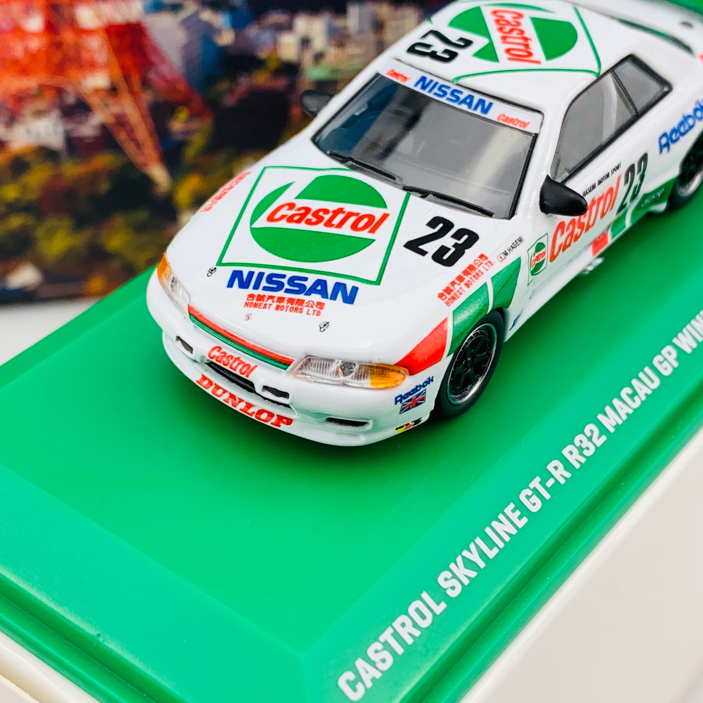 Tarmac Works x Kyosho Collaboration Model 1/64 Nissan Skyline GTR R32 Macau Guia Race 1990 Winner Masahiro Hasemi T64K-001-90MGP