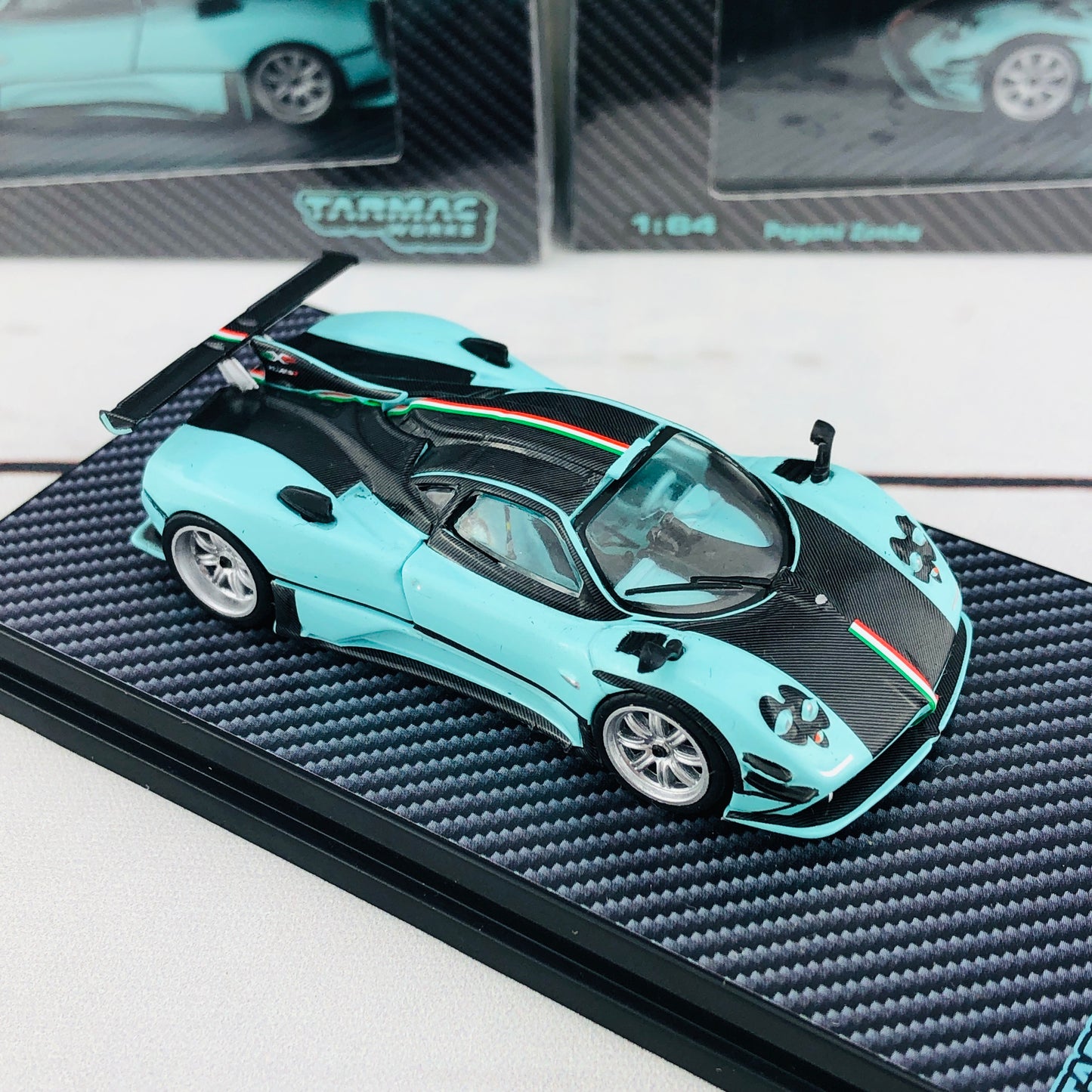 Tarmac Works GLOBAL64 Carbon Edition 1/64 Pagani Zonda Limited to 2064 pcs T64G-006-RSJX