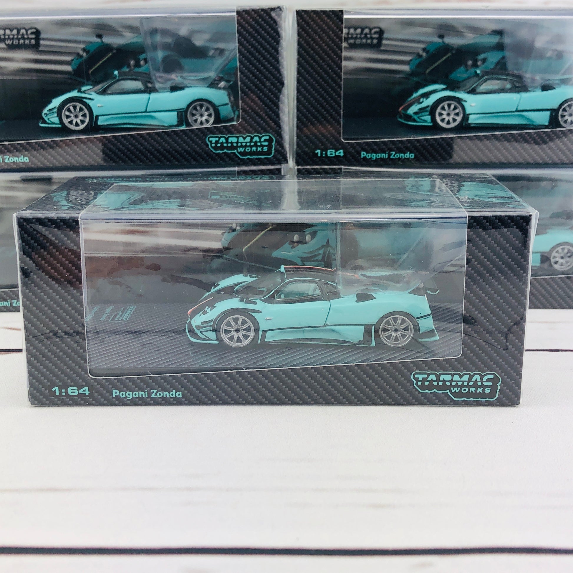 Tarmac Works GLOBAL64 Carbon Edition 1/64 Pagani Zonda Limited to 2064 pcs T64G-006-RSJX