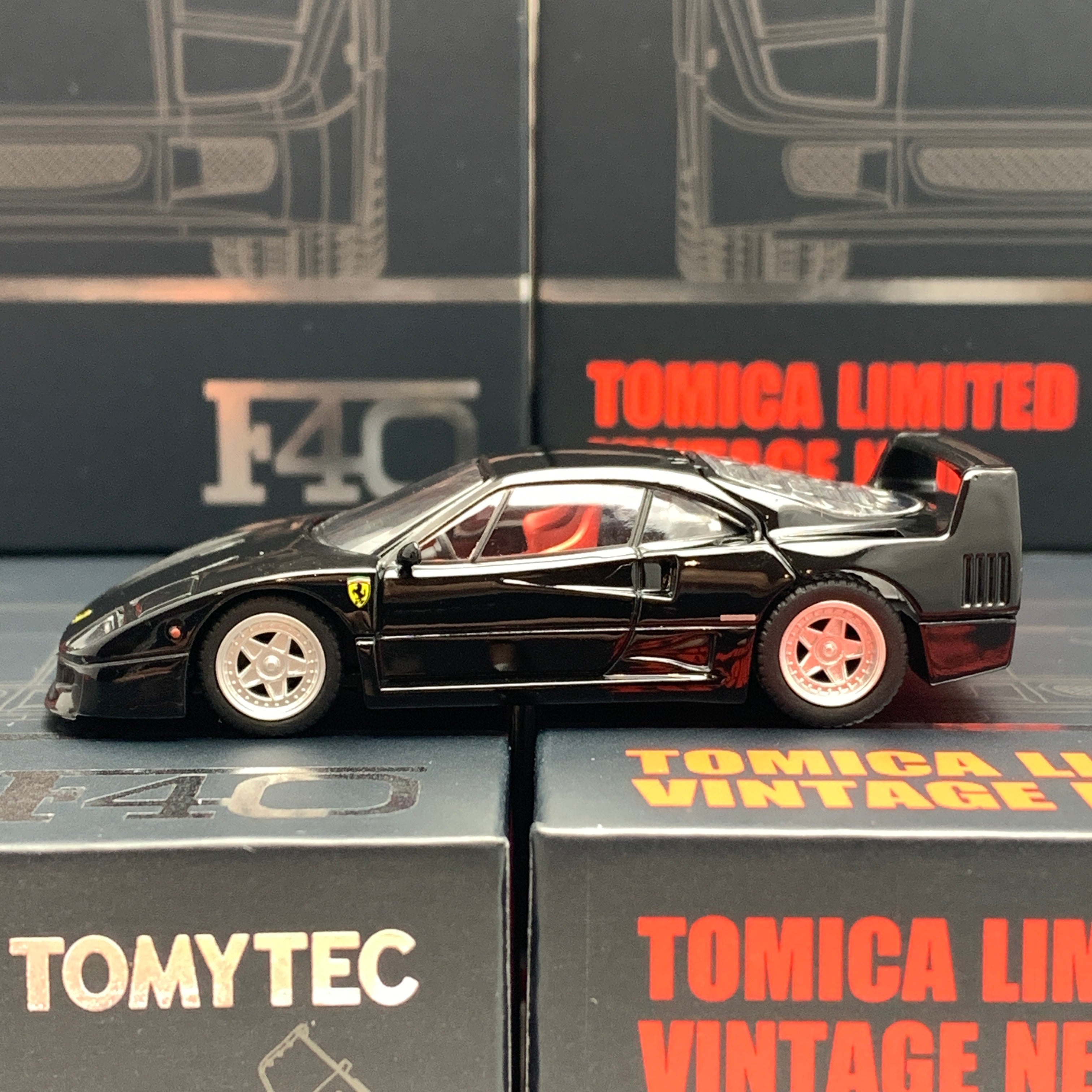 TOMYTEC TOMICA LIMITED　VINTAGE NEO F40 The Ferrari F40 Tomica Limited Vintage Neo is Pretty Amazing - YouTube