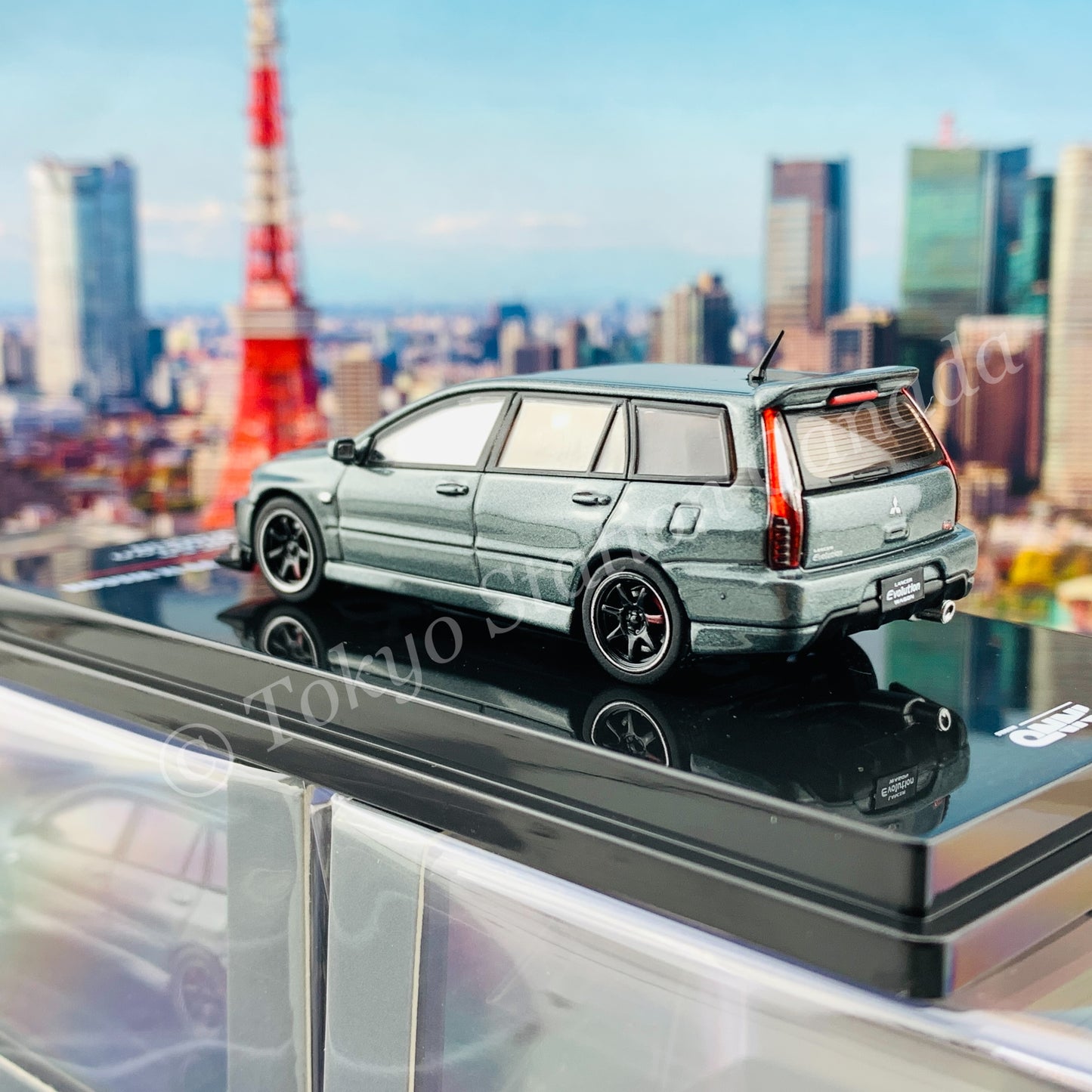 INNO64 1/64 MITSUBISHI LANCER EVOLUTION IX WAGON Medium Purplish Gray Mica With Extra Wheels and Extra decals IN64-EVO9W-PGM