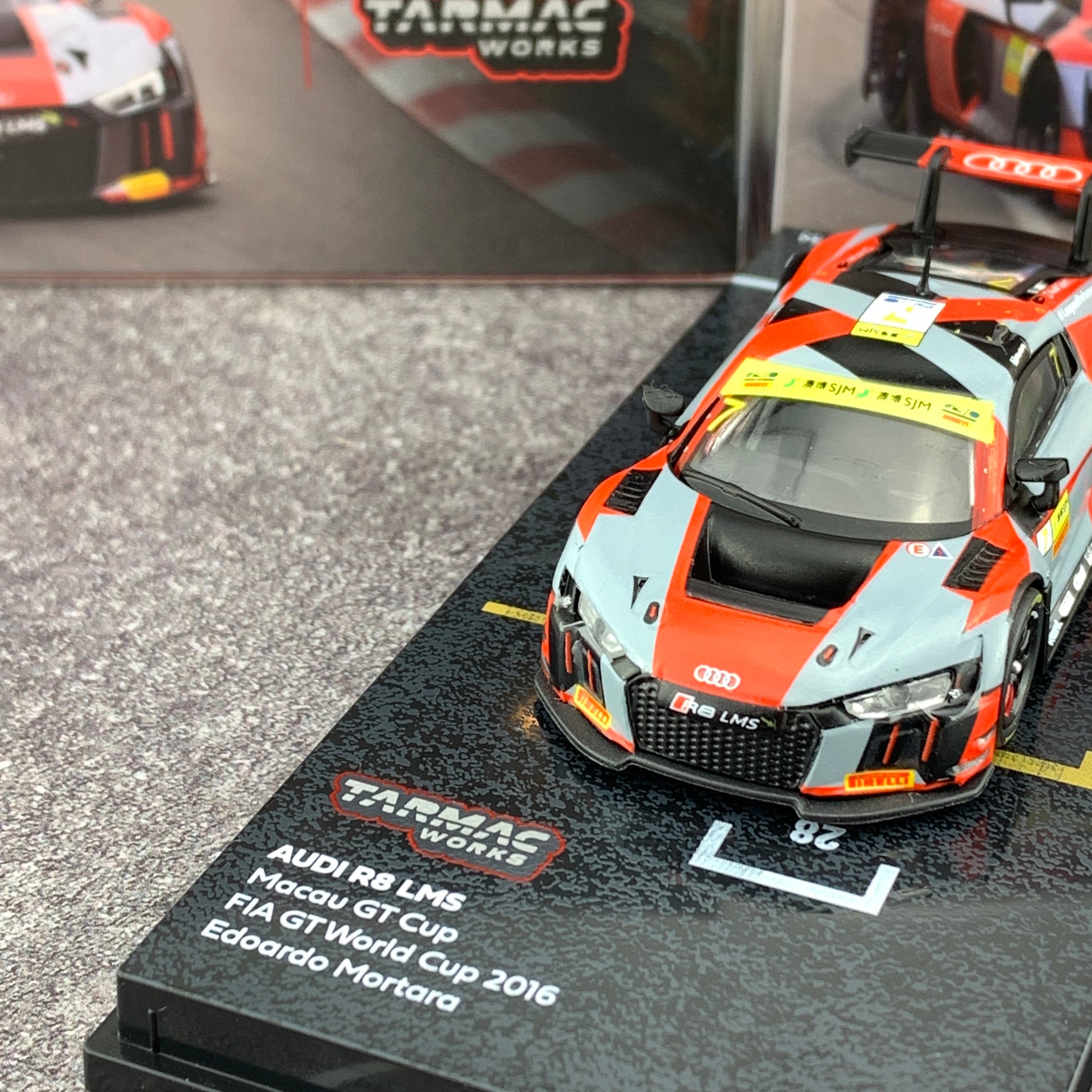 Tarmac Works 1/64 Audi R8 LMS Macau GT Cup FIA GT World Cup 2016 Edoardo Mortara T64-007-MGP16EM