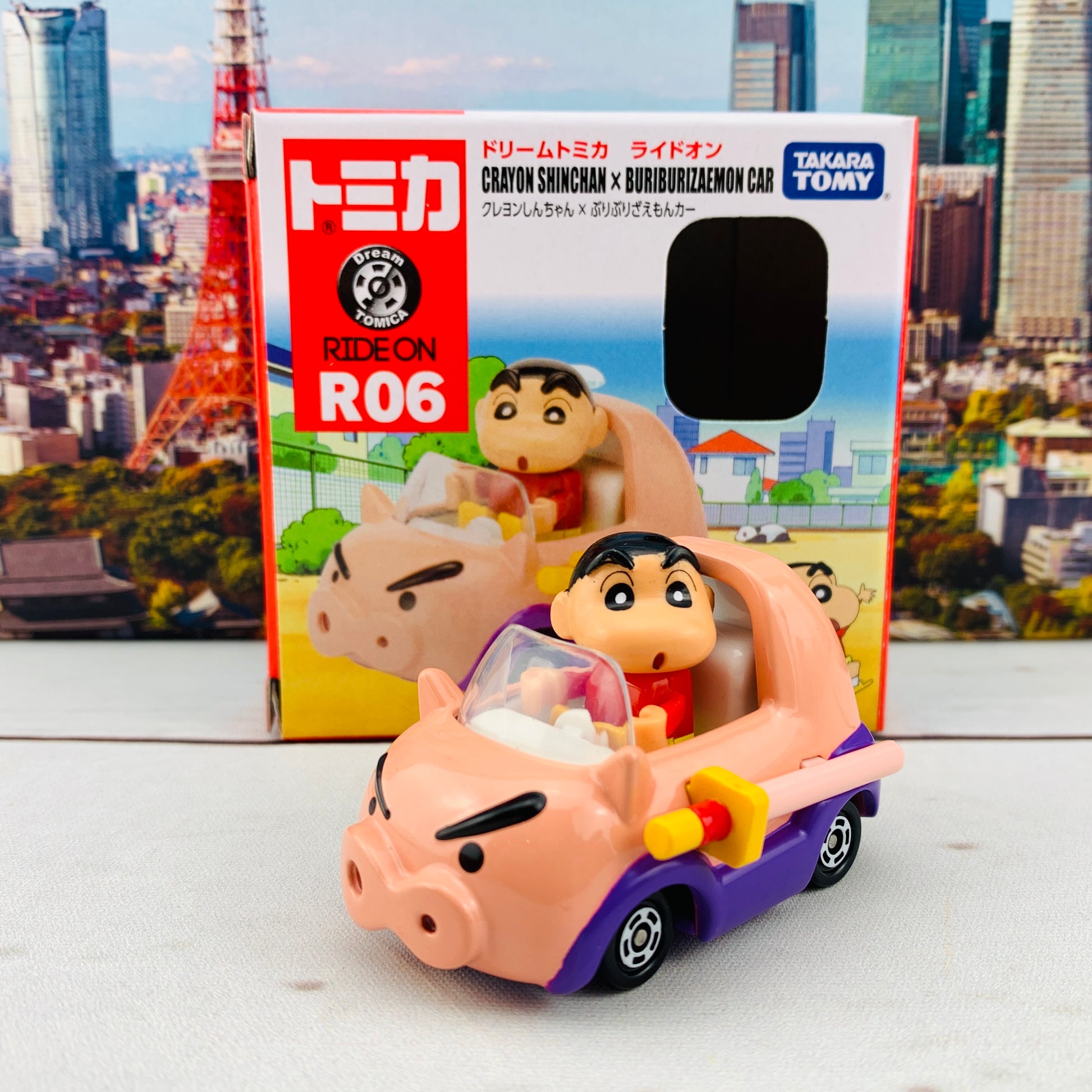 Dream TOMICA RIDE ON R06 Crayon Shinchan x Buriburizaemon Car