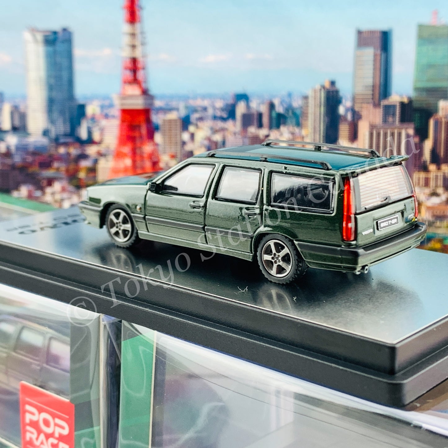 POPRACE 1/64 Volvo 850 T5-R Estate Olive Green Metallic PR64-850-GRN