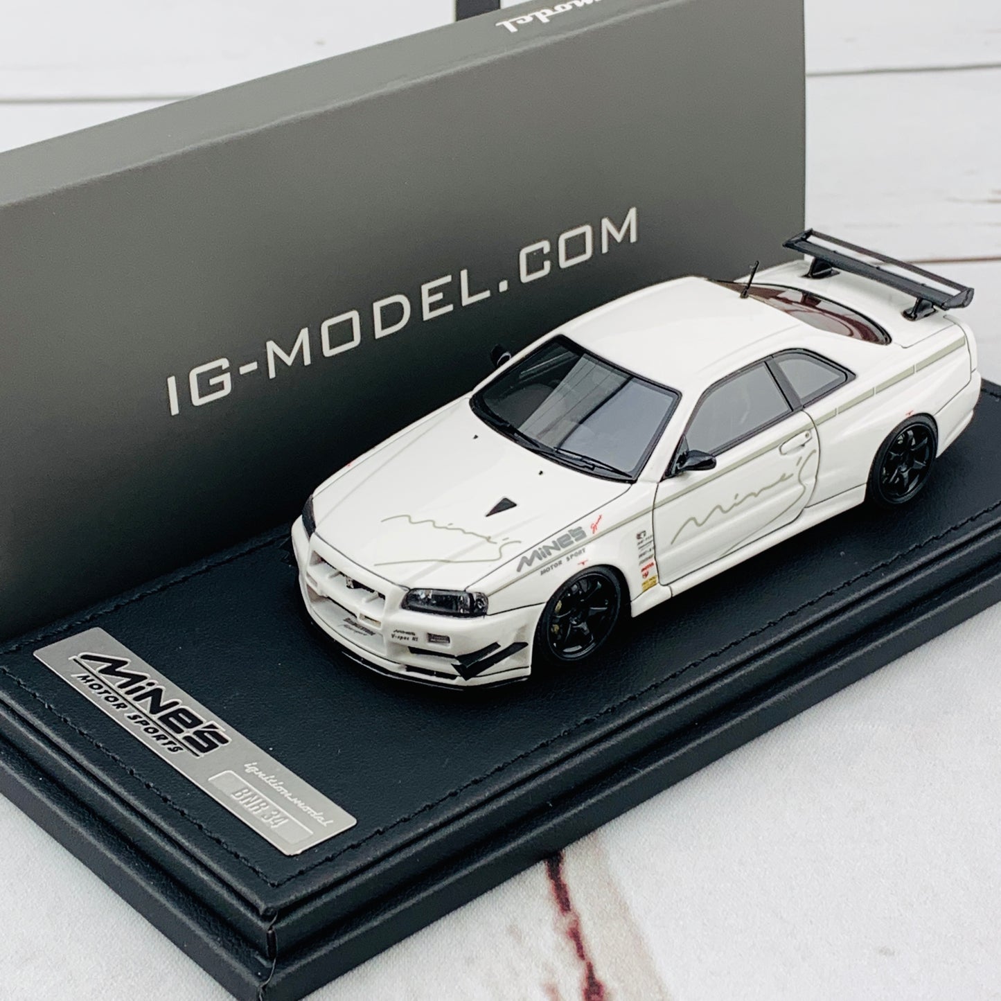 Ignition Model 1/43 Nissan Skyline GTR Mine's R34 White IG1812