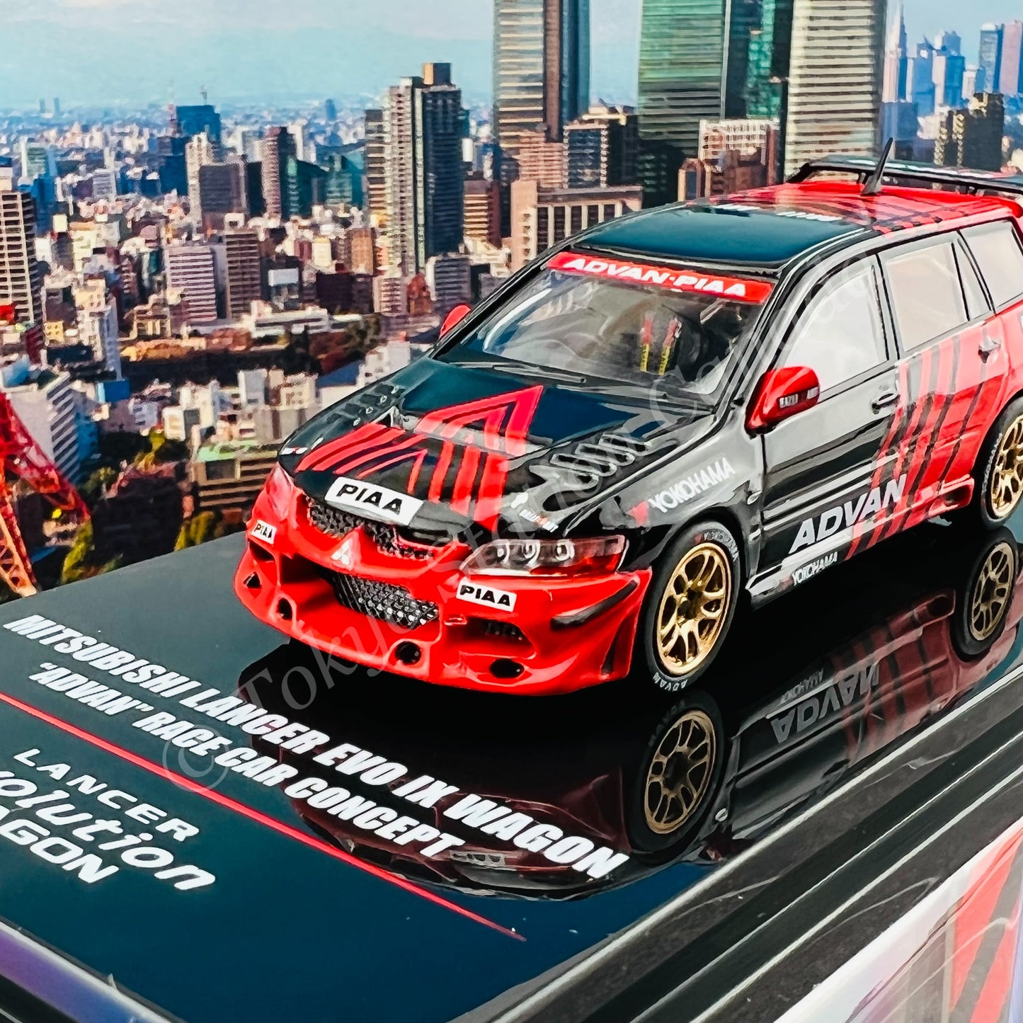 INNO64 1/64 MITSUBISHI LANCER EVOLUTION IX Wagon "ADVAN" Livery With Race Car Interior IN64-EVO9W-ADRA