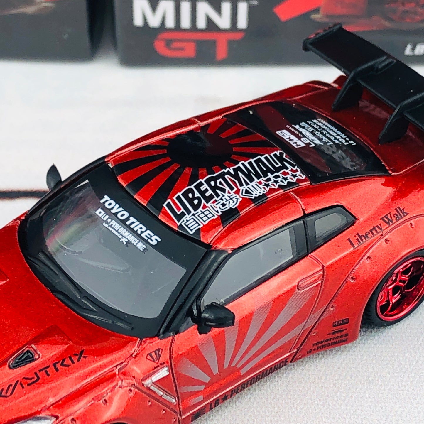 MINI GT 1/64 LB★Works Nissan GTR (R35) Type 1, Rear Wing ver 1+2 Candy Red RHD MGT00077-R