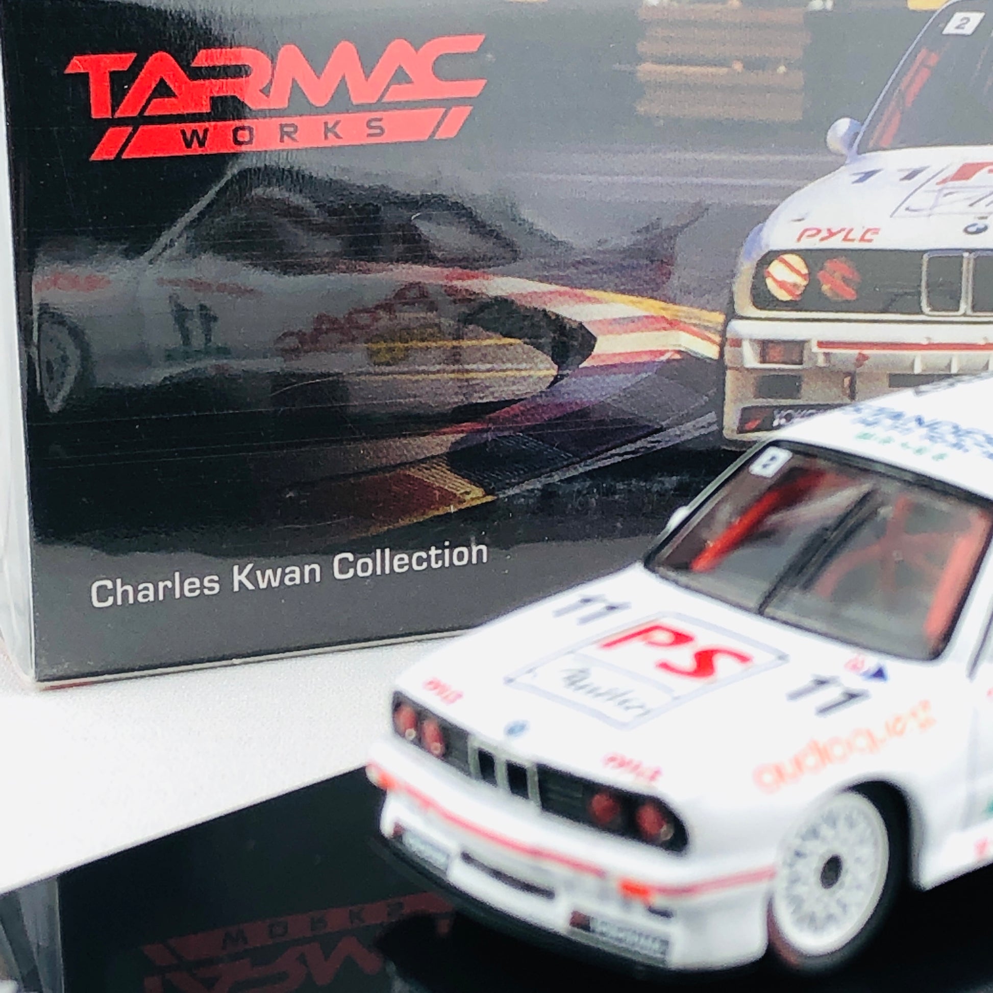 Tarmac Works 1/64 BMW M3 E30 Macau Guia Cup Race 1993 Winner Charles Kwan T64-009-93MAC