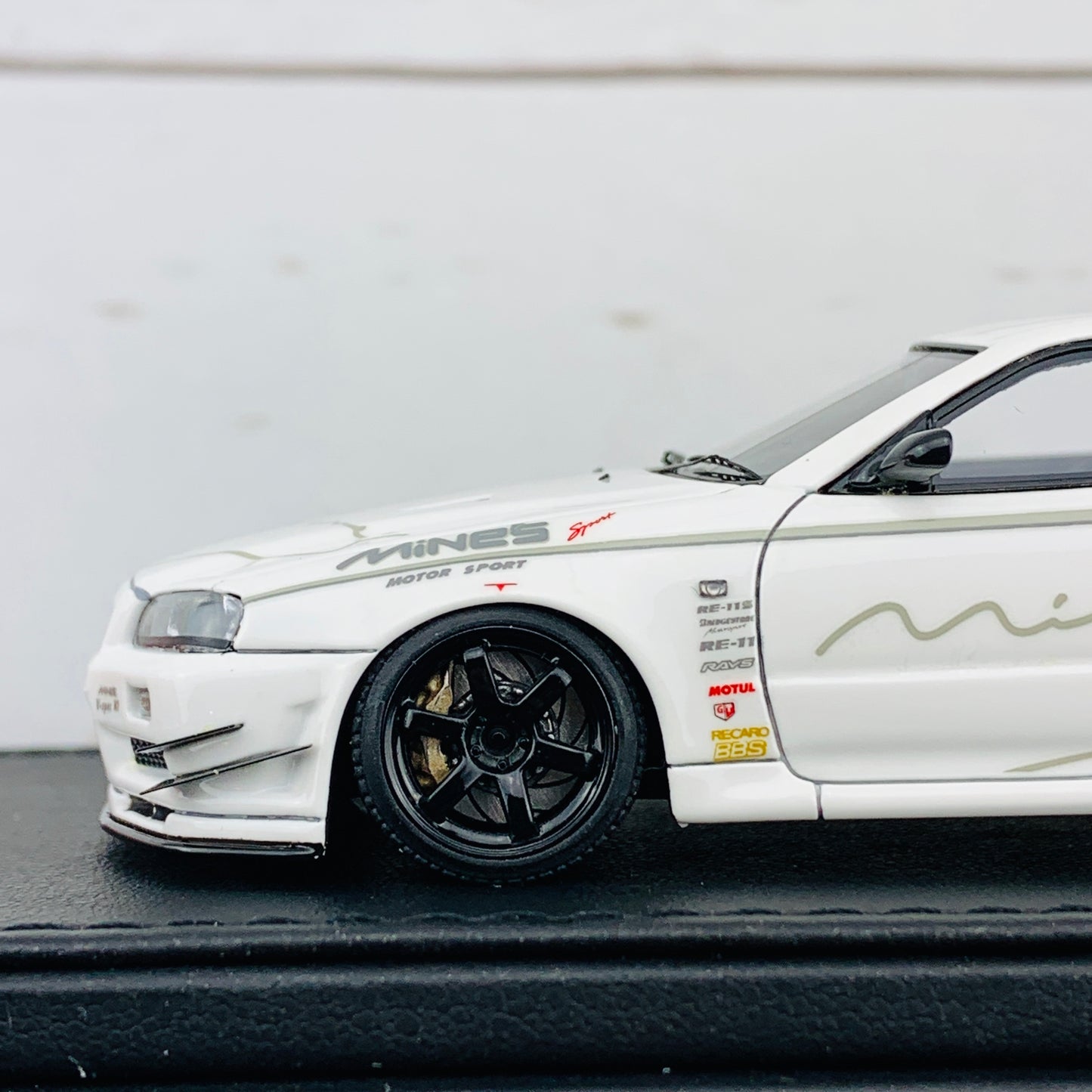 Ignition Model 1/43 Nissan Skyline GTR Mine's R34 White IG1812