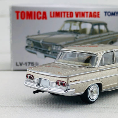 Tomica Limited Vintage 1/64 Nissan Prince Gloria (1964) LV-175b