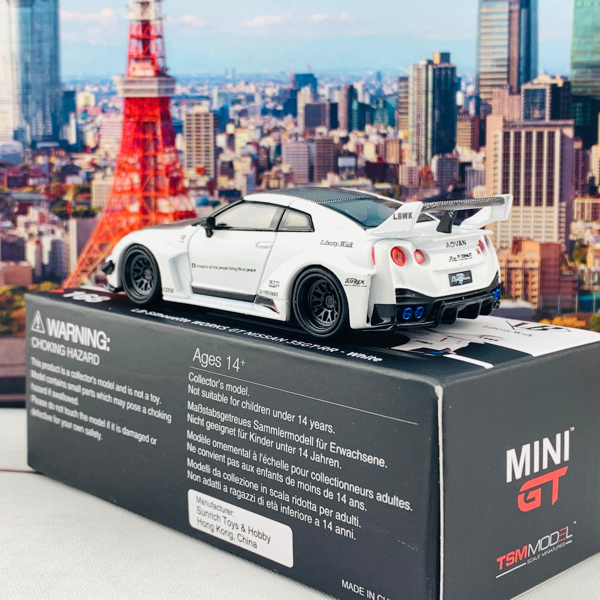 MINI GT 1/64 LB-Silhouette WORKS GT NISSAN 35GT-RR Ver.1 White RHD MGT00168-R