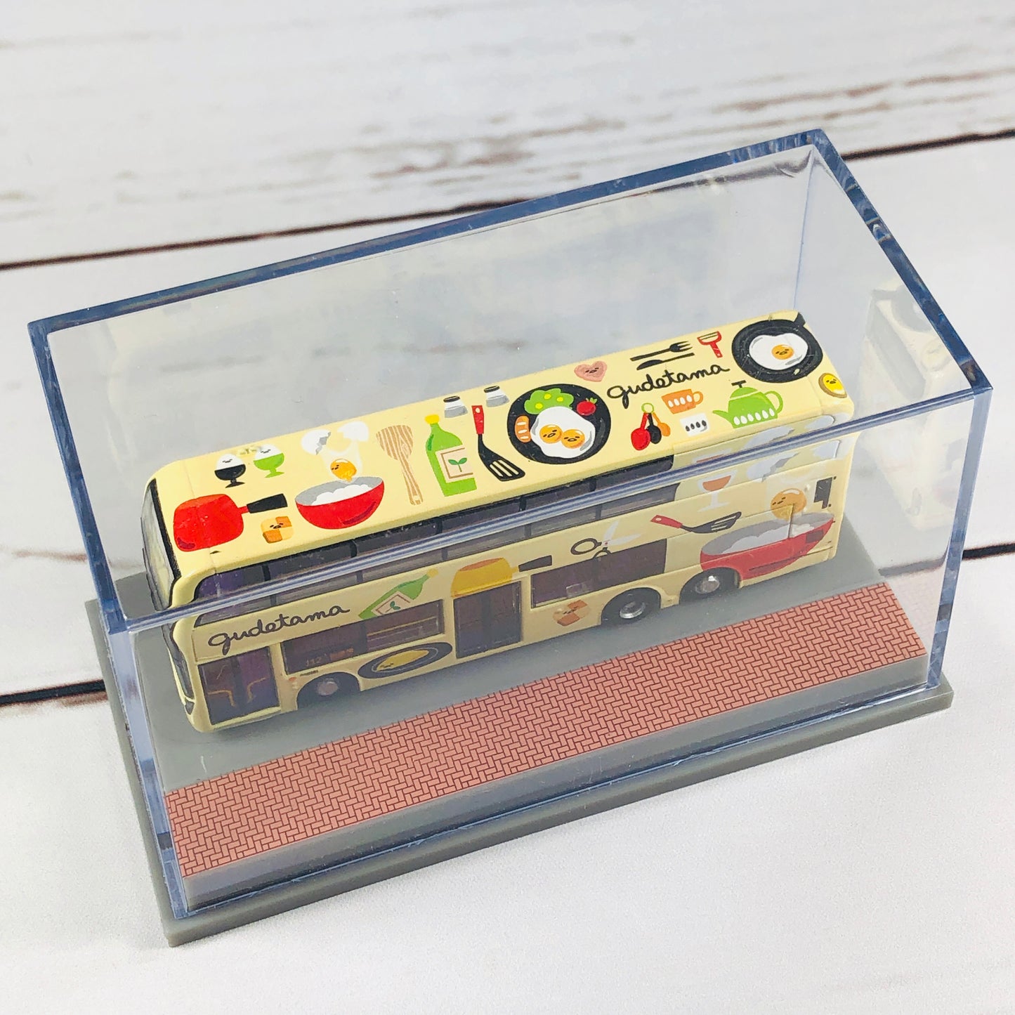 80M Diecast Gudetama Bus CR120002