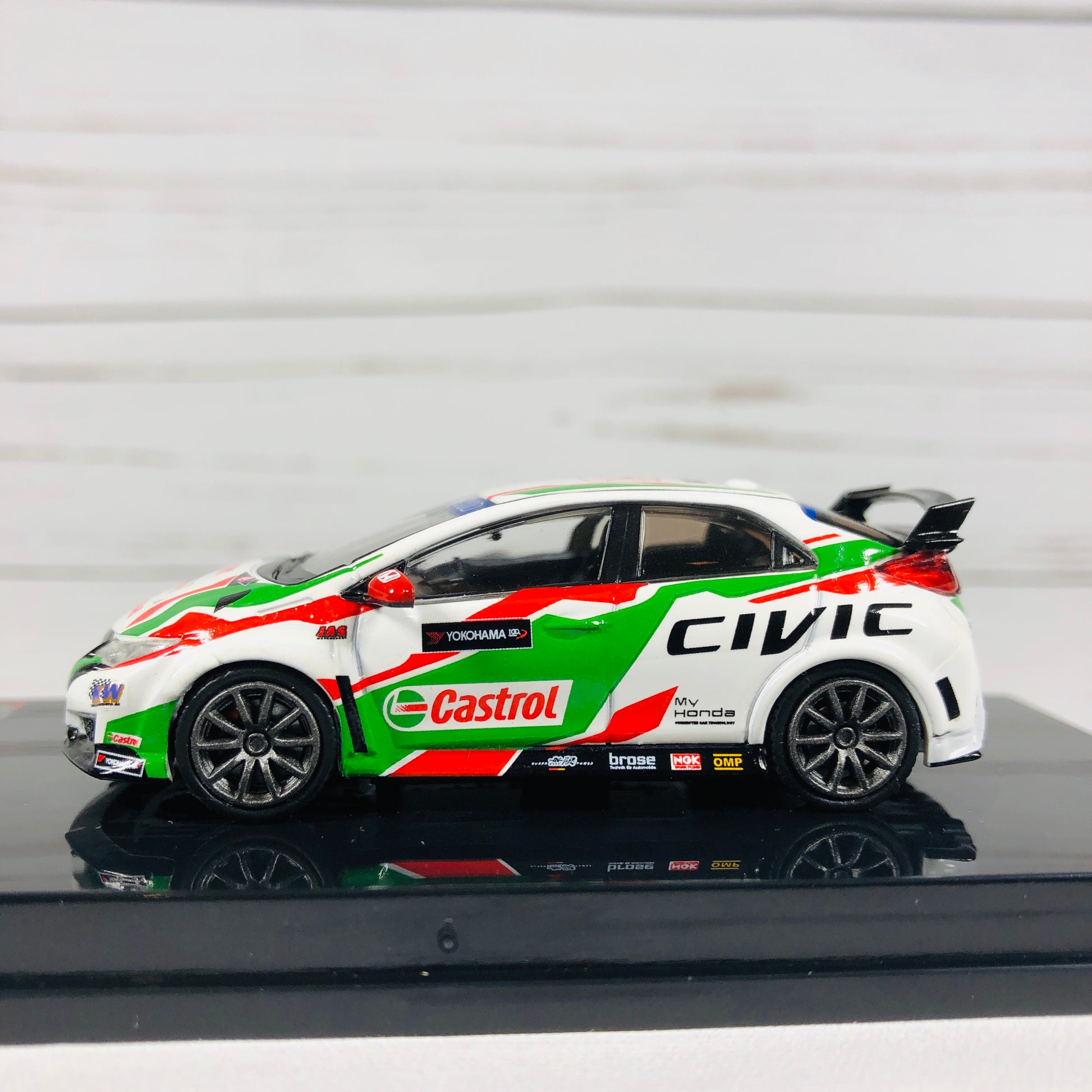 Tarmac Works 1/64 Honda Civic Type R FK2 Touring Car Livery