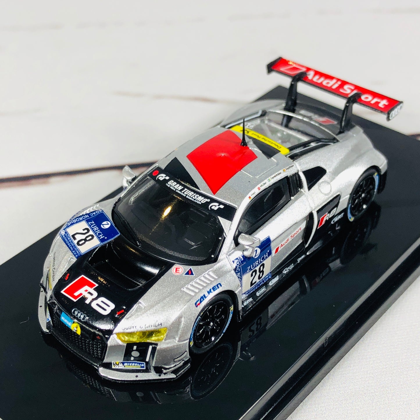 Tarmac Works 1/64 Audi R8 LMS 2015 - Nurburgring 24H 2015 Winner #28 T64-007-15N24
