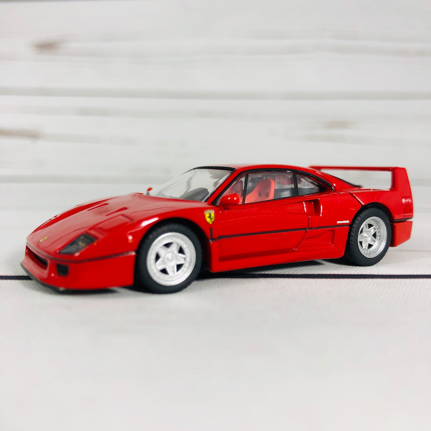 Tomica Tomytec Limited Vintage Neo FERRARI F40 (RED) 1/64