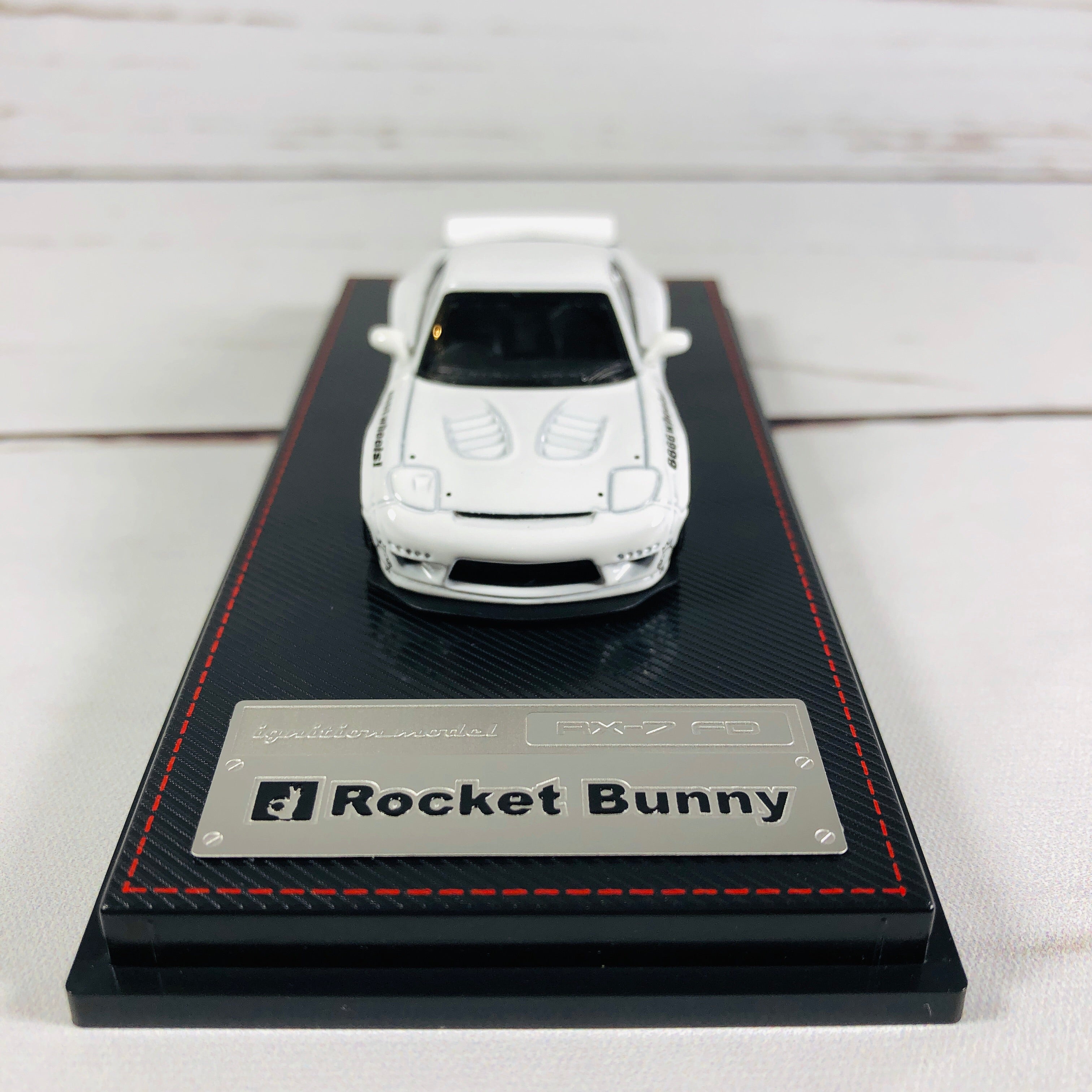 Ignition Model 1/64 Rocket Bunny RX7 (FD3S) White 1411 – Tokyo Station