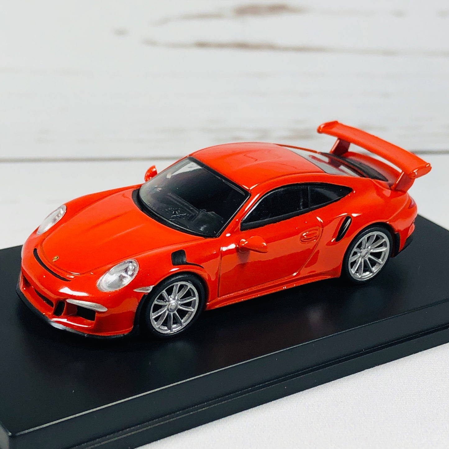 Sparky 1/64 Porsche 911 GT3 RS 2016 Lava Orange Y071