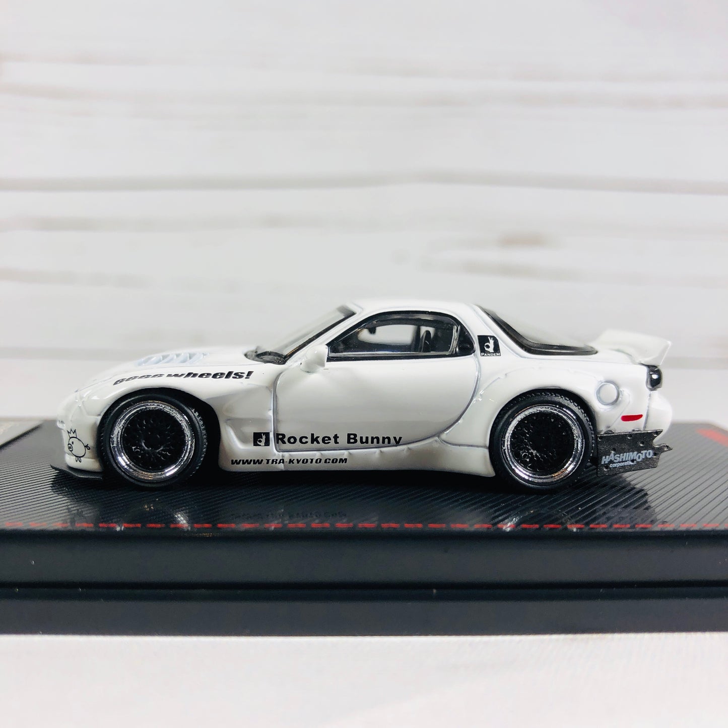 Ignition Model 1/64 Rocket Bunny RX7 (FD3S) White 1411