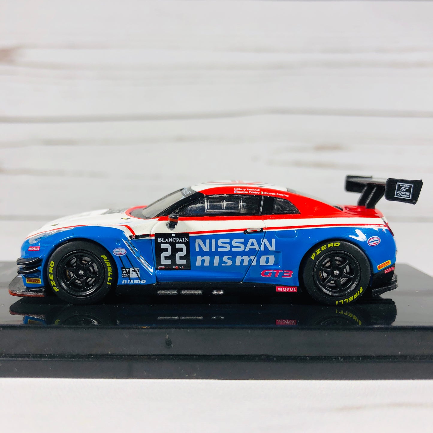 Tarmac Works 1/64 Nissan GTR NISMO GT3 Blancpain Endurance Series 2015 #22