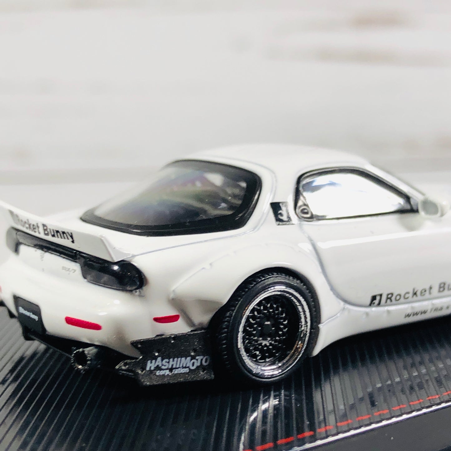 Ignition Model 1/64 Rocket Bunny RX7 (FD3S) White 1411