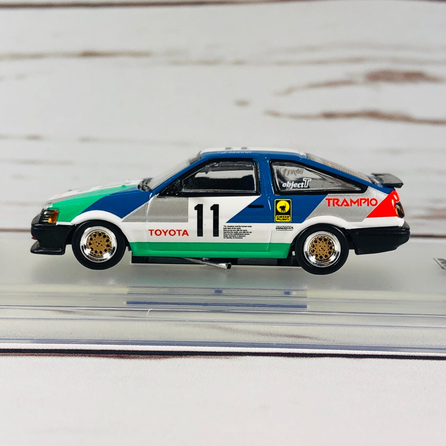 INNO64 TOYOTA COROLLA AE86 LEVIN #11 "TRAMPIO" JTCC 1985 