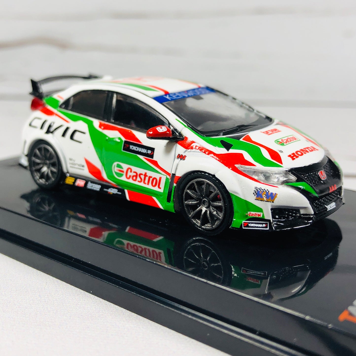 Tarmac Works 1/64 Honda Civic Type R FK2 Touring Car Livery