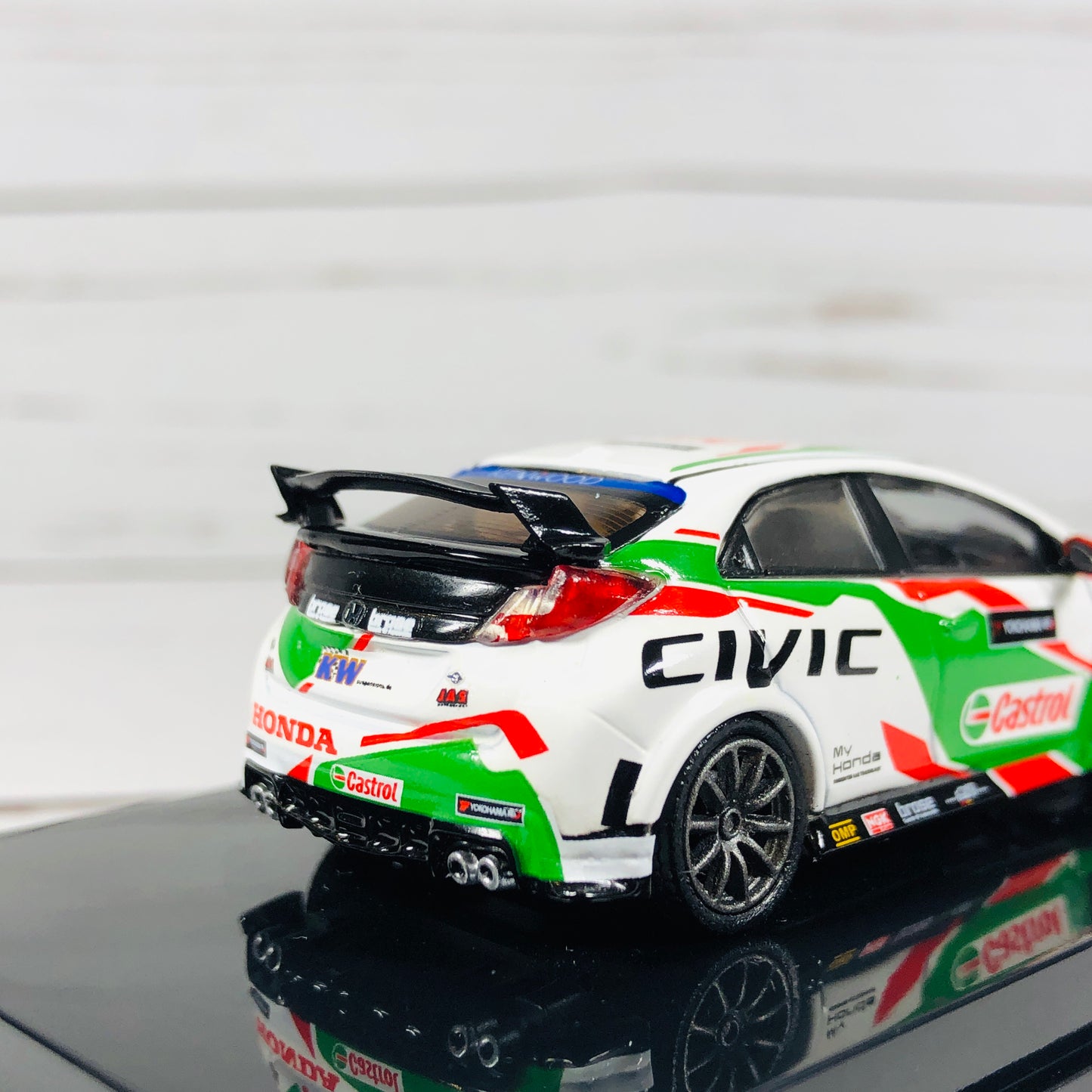 Tarmac Works 1/64 Honda Civic Type R FK2 Touring Car Livery