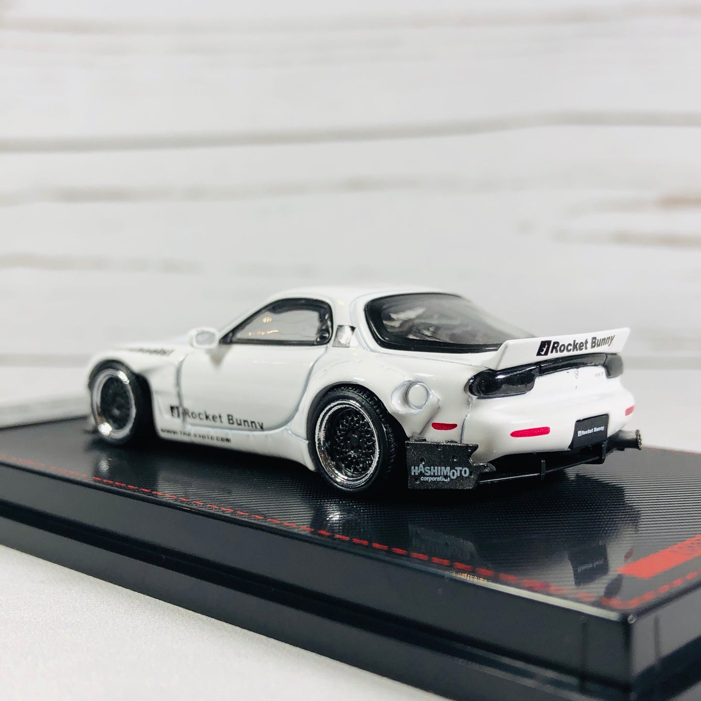Ignition Model 1/64 Rocket Bunny RX7 (FD3S) White 1411