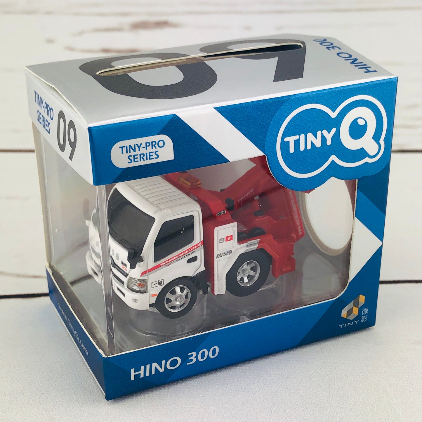 TinyQ Pro-Series 09 - HINO 300 Tow Truck (World Champion) TinyQ-9-S1