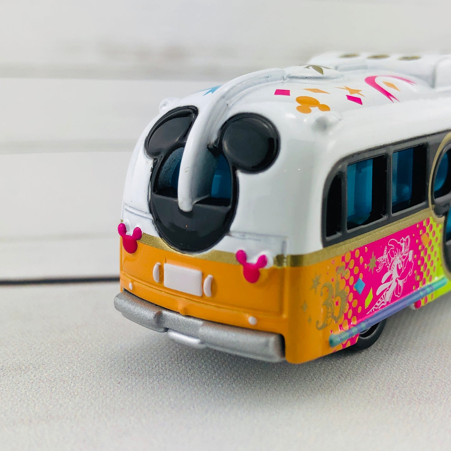 Tomica Disney Resort Cruiser 35th Aniversary Collection *Limited Quantity*