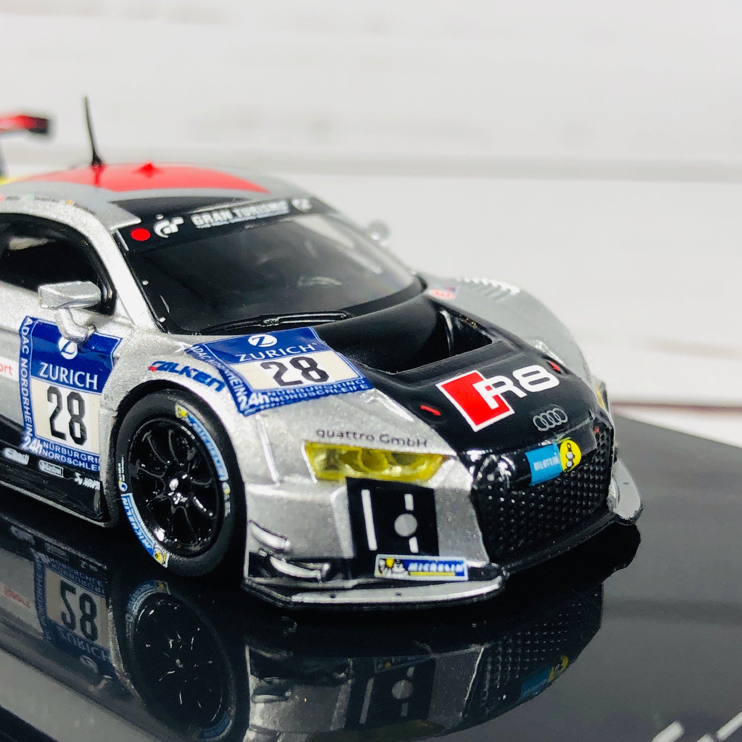 Tarmac Works 1/64 Audi R8 LMS 2015 - Nurburgring 24H 2015 Winner #28 T64-007-15N24