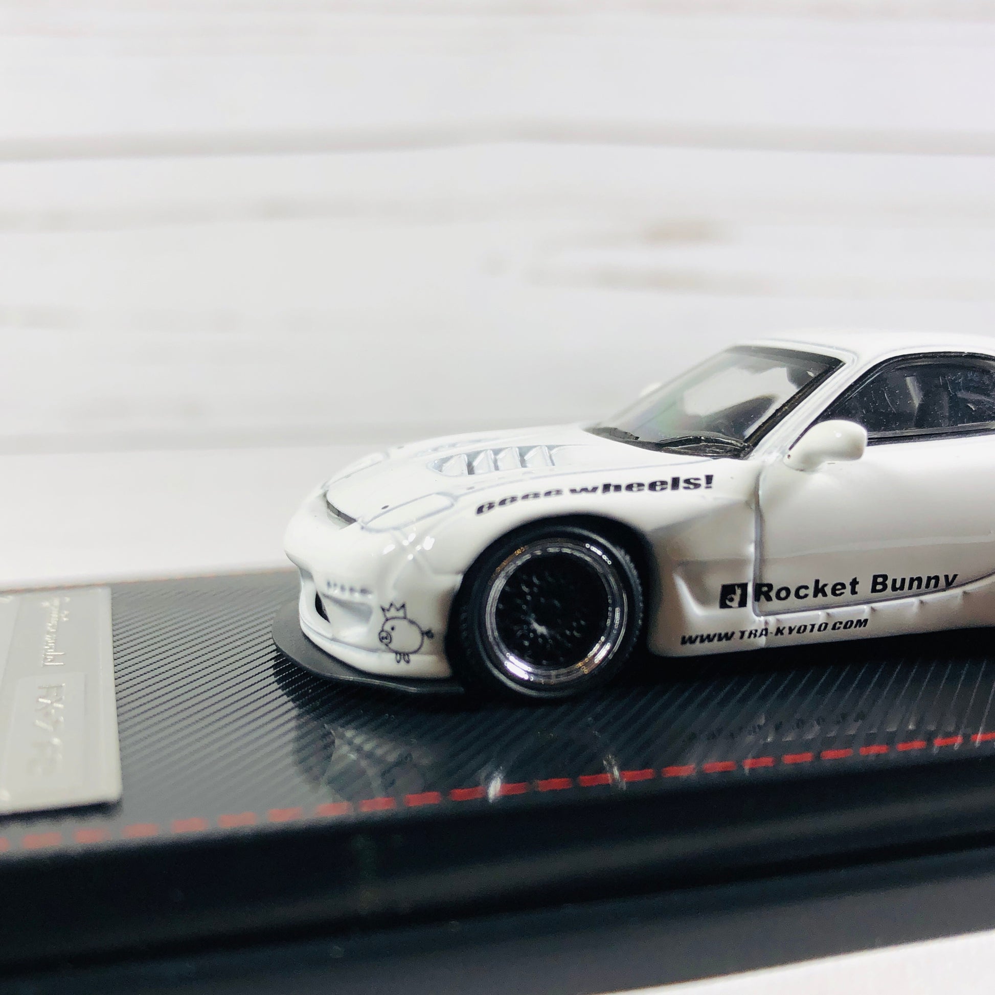 Ignition Model 1/64 Rocket Bunny RX7 (FD3S) White 1411