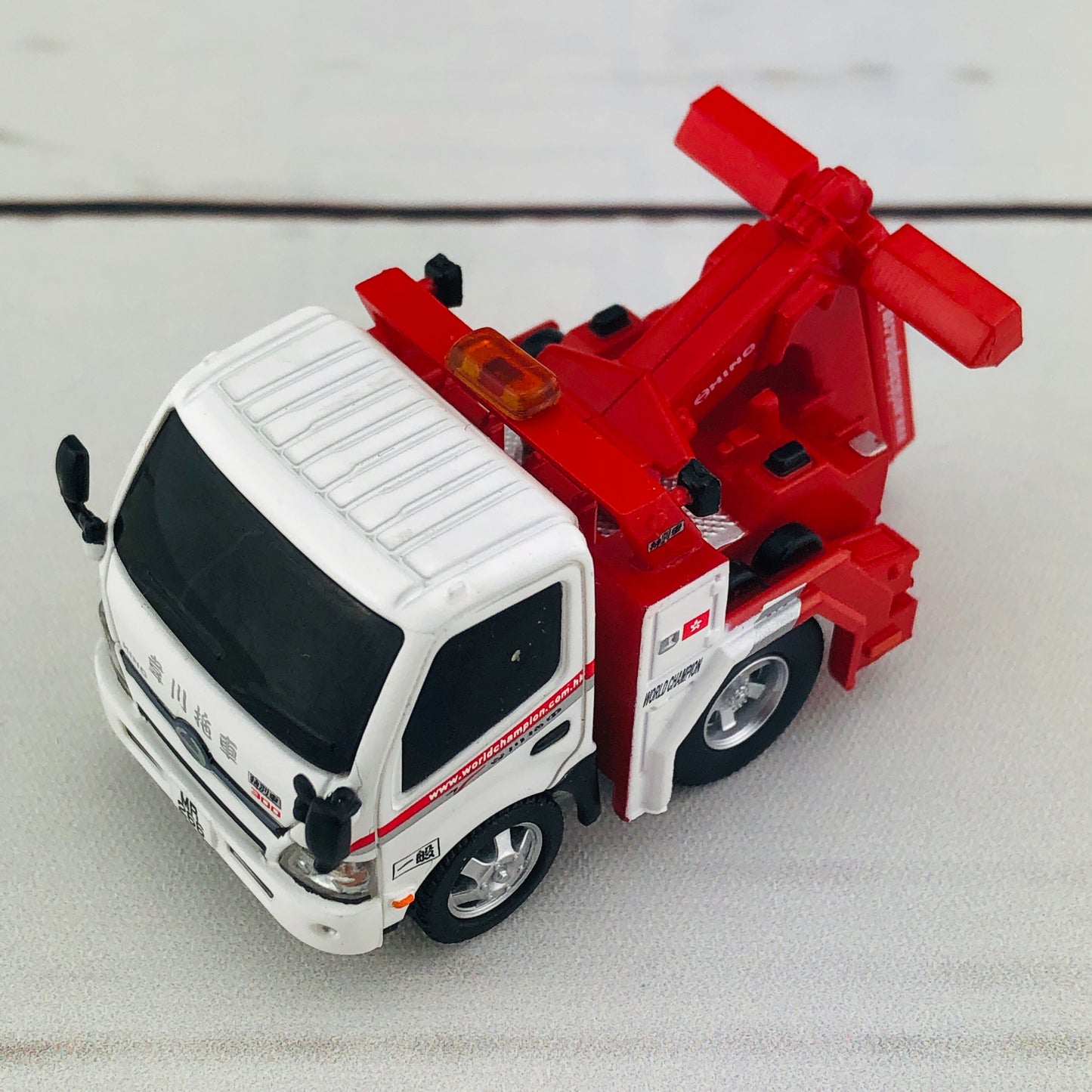 TinyQ Pro-Series 09 - HINO 300 Tow Truck (World Champion) TinyQ-9-S1