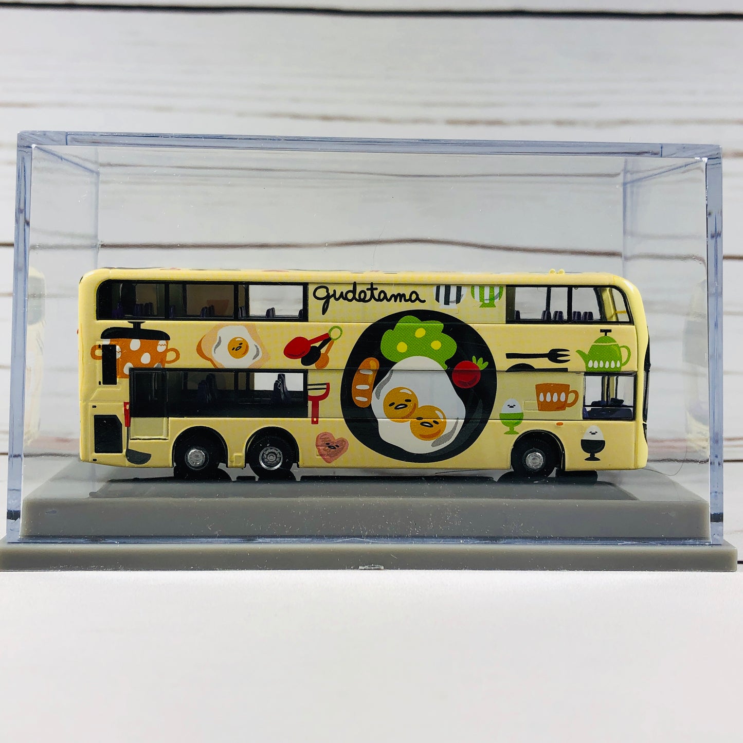80M Diecast Gudetama Bus CR120002