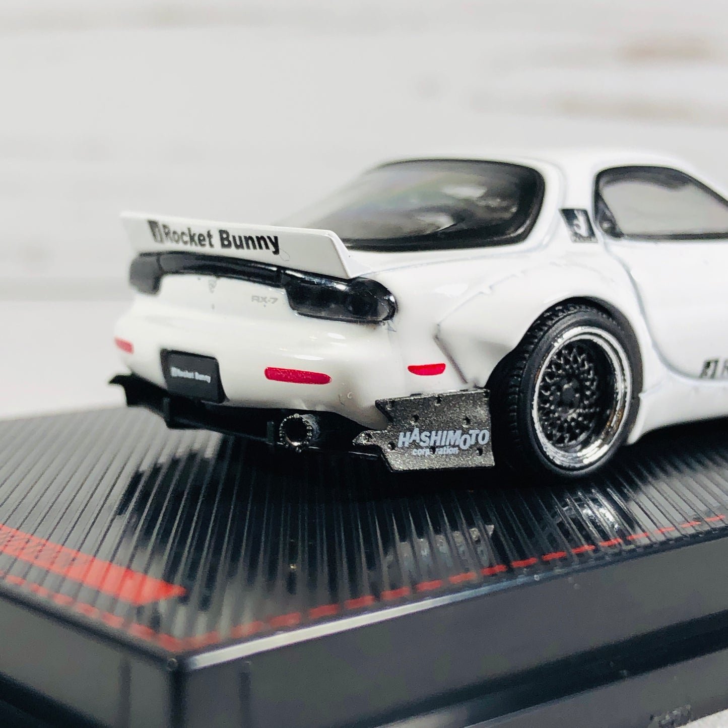 Ignition Model 1/64 Rocket Bunny RX7 (FD3S) White 1411