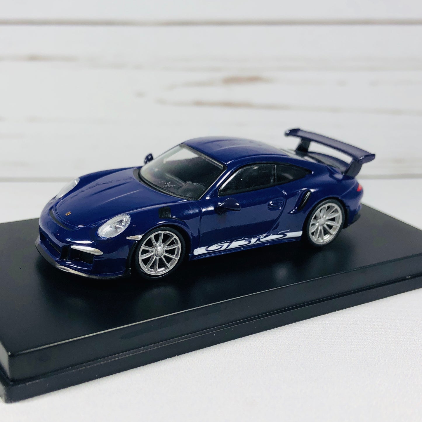 Spark 1/64 Porsche 911 GT3 RS 2016 Ultra Violet Y072