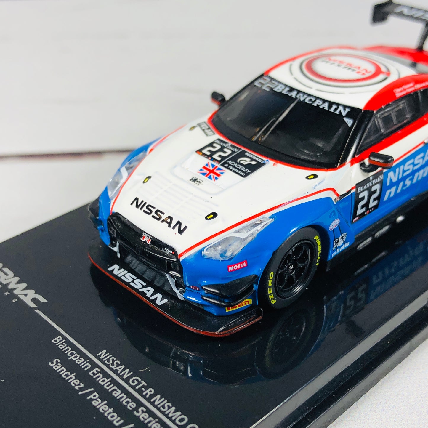 Tarmac Works 1/64 Nissan GTR NISMO GT3 Blancpain Endurance Series 2015 #22 T64-005-BES22