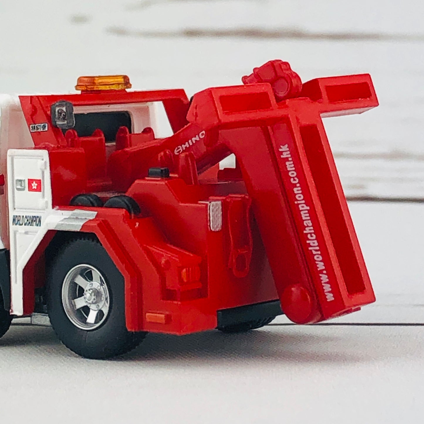 TinyQ Pro-Series 09 - HINO 300 Tow Truck (World Champion) TinyQ-9-S1